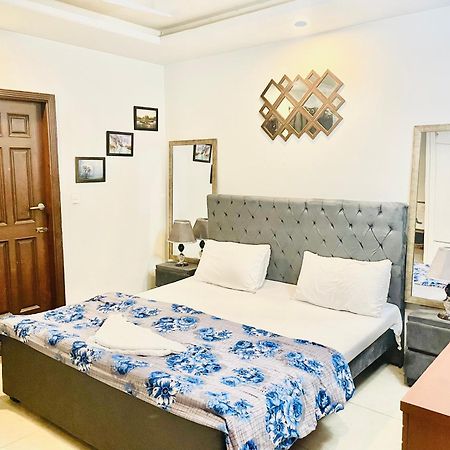 Stunning And Peaceful 1Bhk,Free Parking + Wifi Appartement Islamabad Buitenkant foto