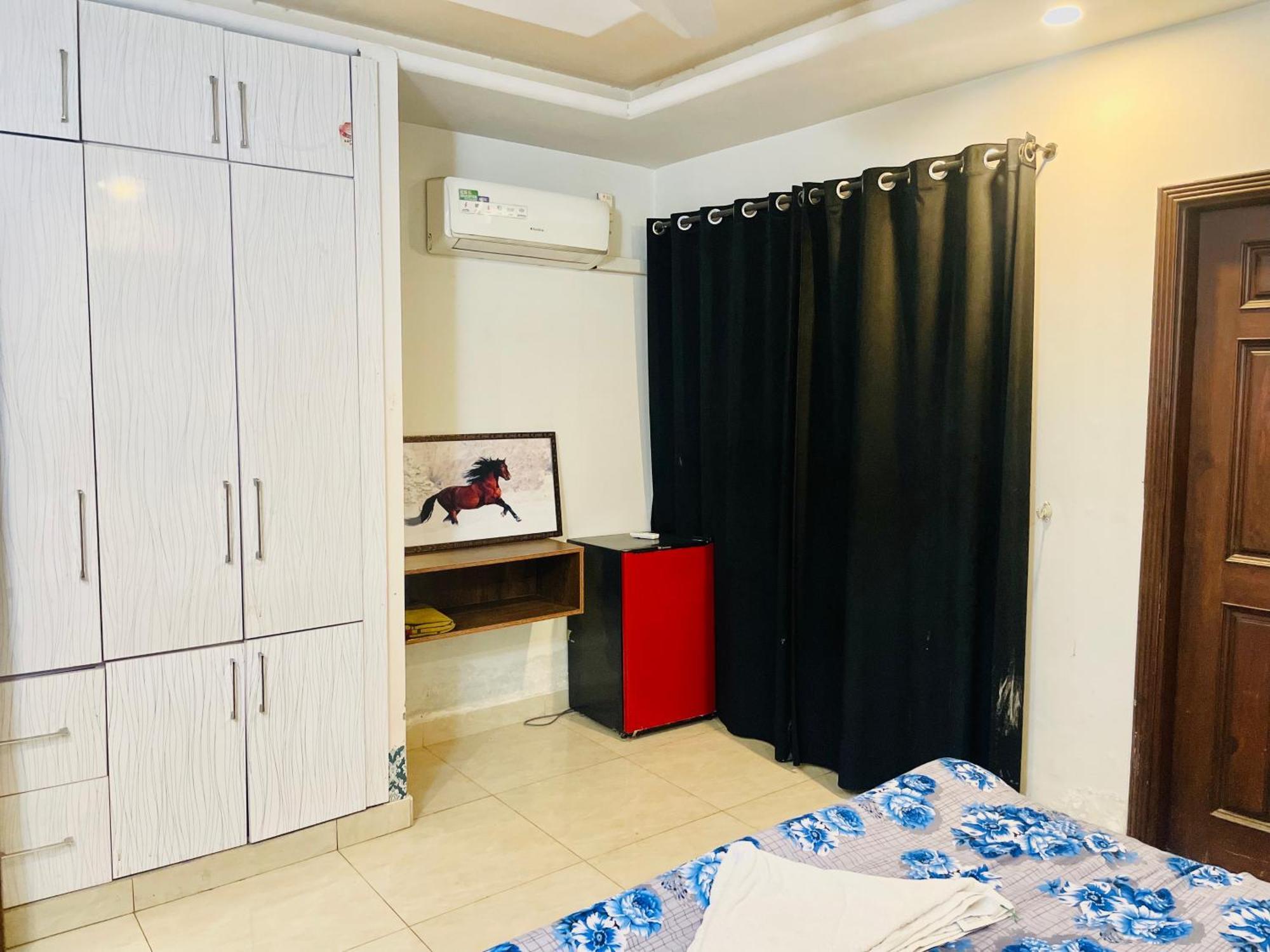 Stunning And Peaceful 1Bhk,Free Parking + Wifi Appartement Islamabad Buitenkant foto